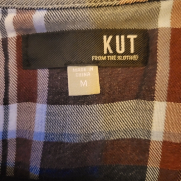 Button down soft flannel - Picture 2 of 5